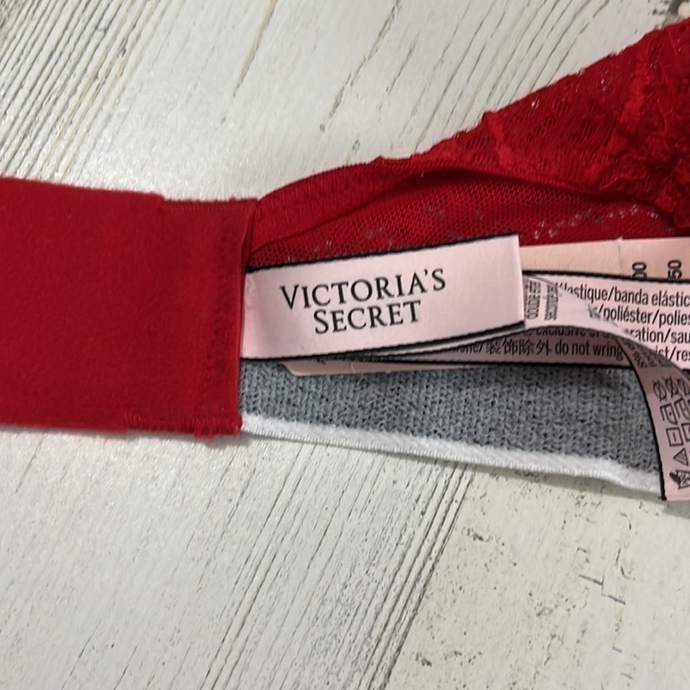 Victoria’s Secret Lightly Lined t-shirt red lace bra Size 34C - Picture 7 of 9